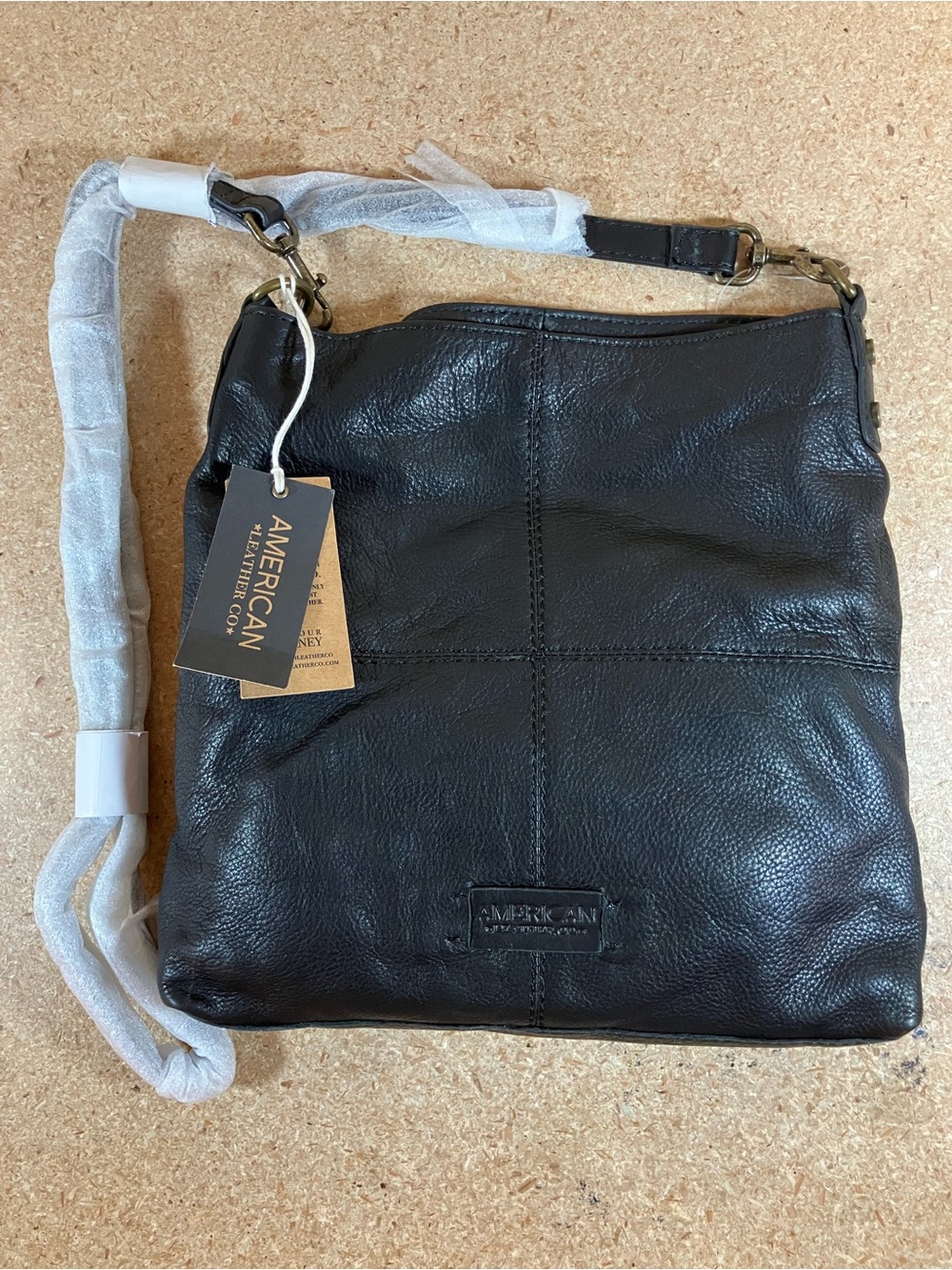 NWT American Leather Co. Virginia Feed Crossbody Black Pebbled Minimalist Boho